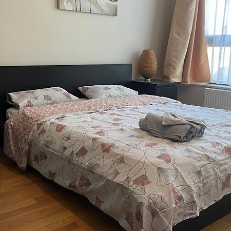 Duplex Tres Agreable Et Tres Calme Bruxelas Exterior foto